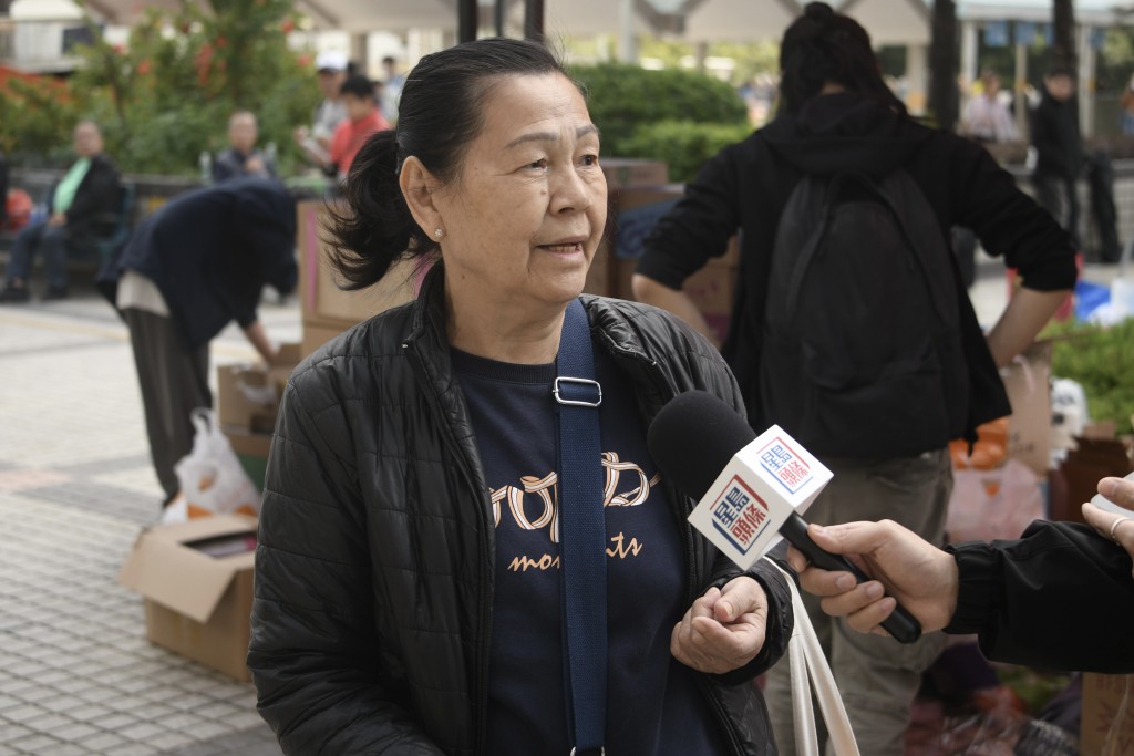 住在附近廣祐樓的吳婆婆。 住在附近廣祐樓的吳婆婆。