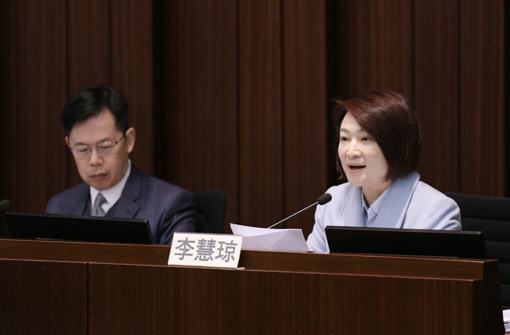 奉行「自由搏擊」的立法會主席選舉，最終由身兼全國人大常委的民建聯李慧琼。資料圖片