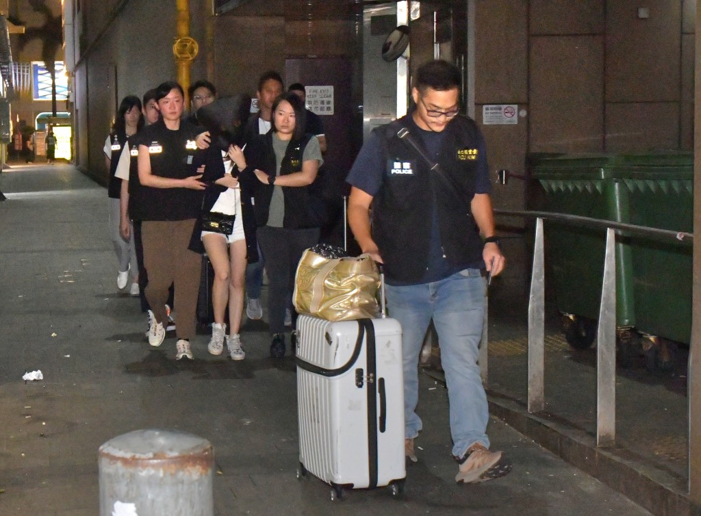 其中一名被捕日籍女子，卖淫集团在TG介绍她是日本AV女优。徐裕民摄