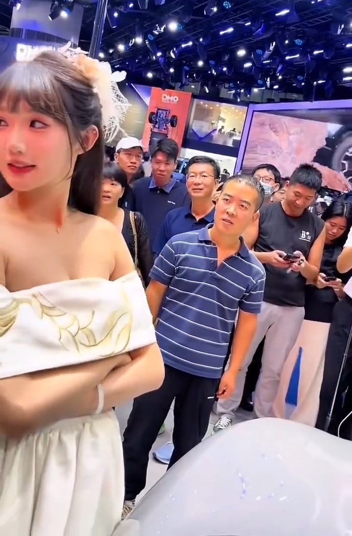有指「條紋哥」的影音賬號已被封禁。 有指「條紋哥」的影音賬號已被封禁。