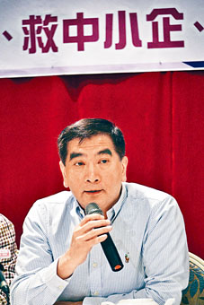 ■自由党党魁钟国斌指郭荣铿过火,令北京忍无可忍出手。