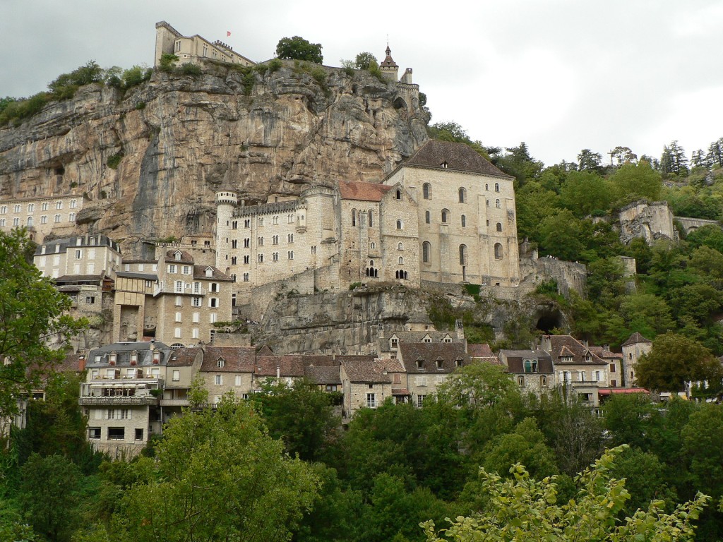 中世紀小鎮羅卡馬杜爾（Rocamadour）。 Wikimedia Commons