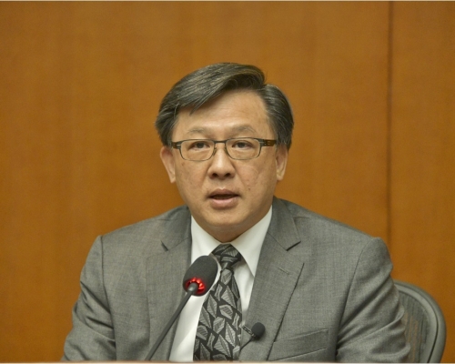 何君堯批評歷屆特首均不得民心。資料圖片