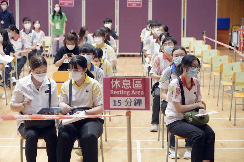 外展隊首次到學校打針。