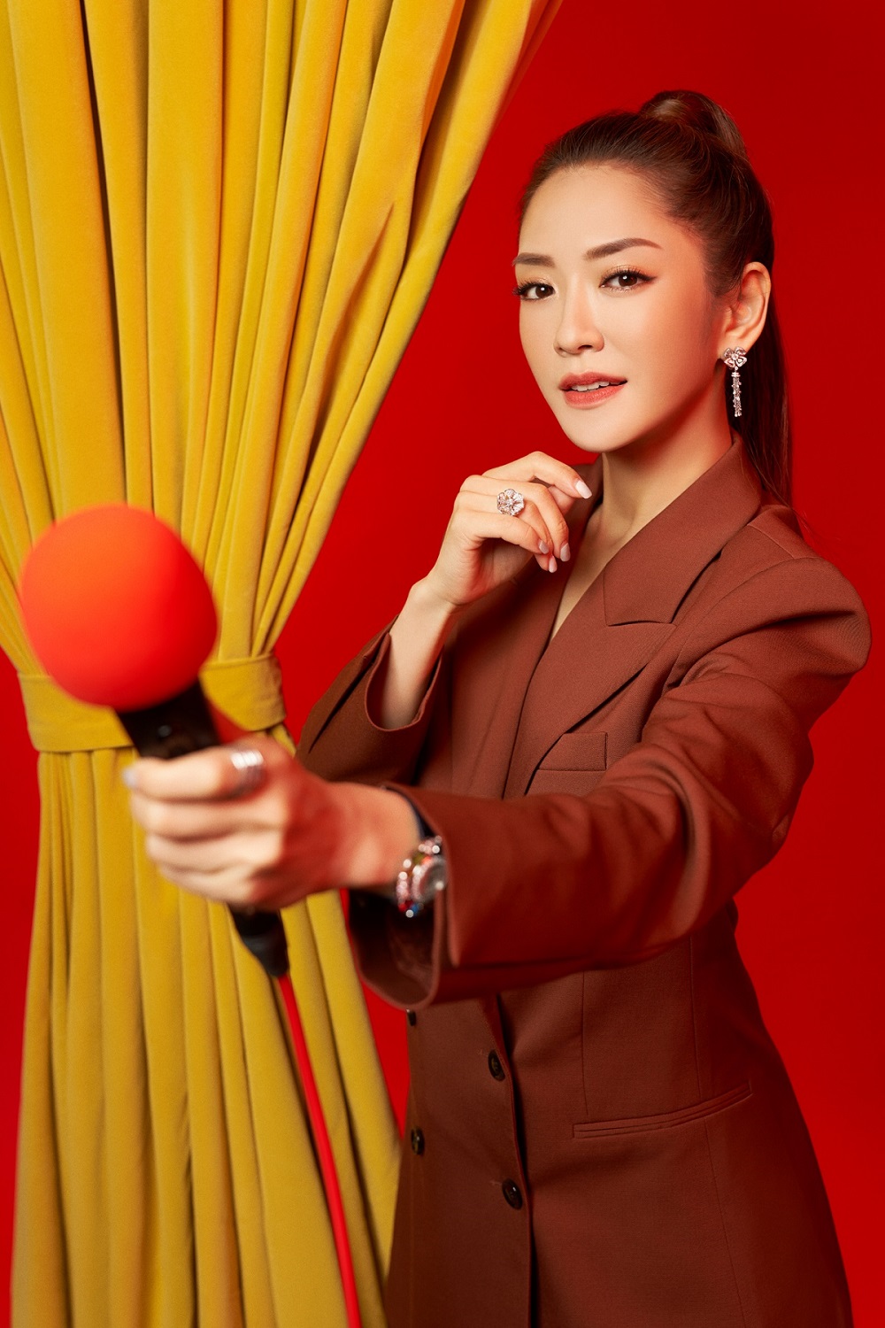 有「御用紅毯女王」之稱的楊千霈，今年將第12度扛下重任。