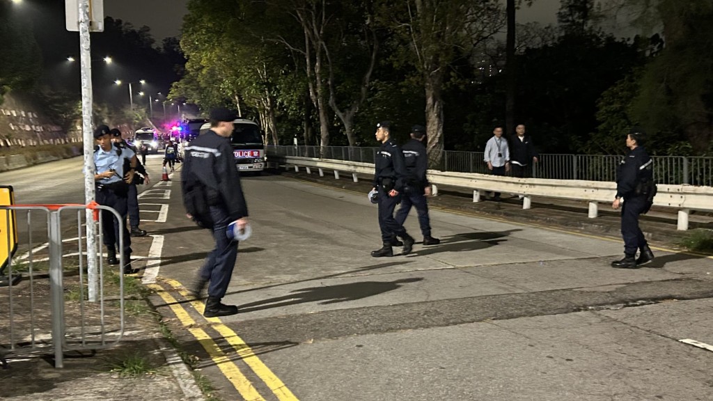 現場仍有警員把守及調查。蔡楚輝攝 現場仍有警員把守及調查。蔡楚輝攝