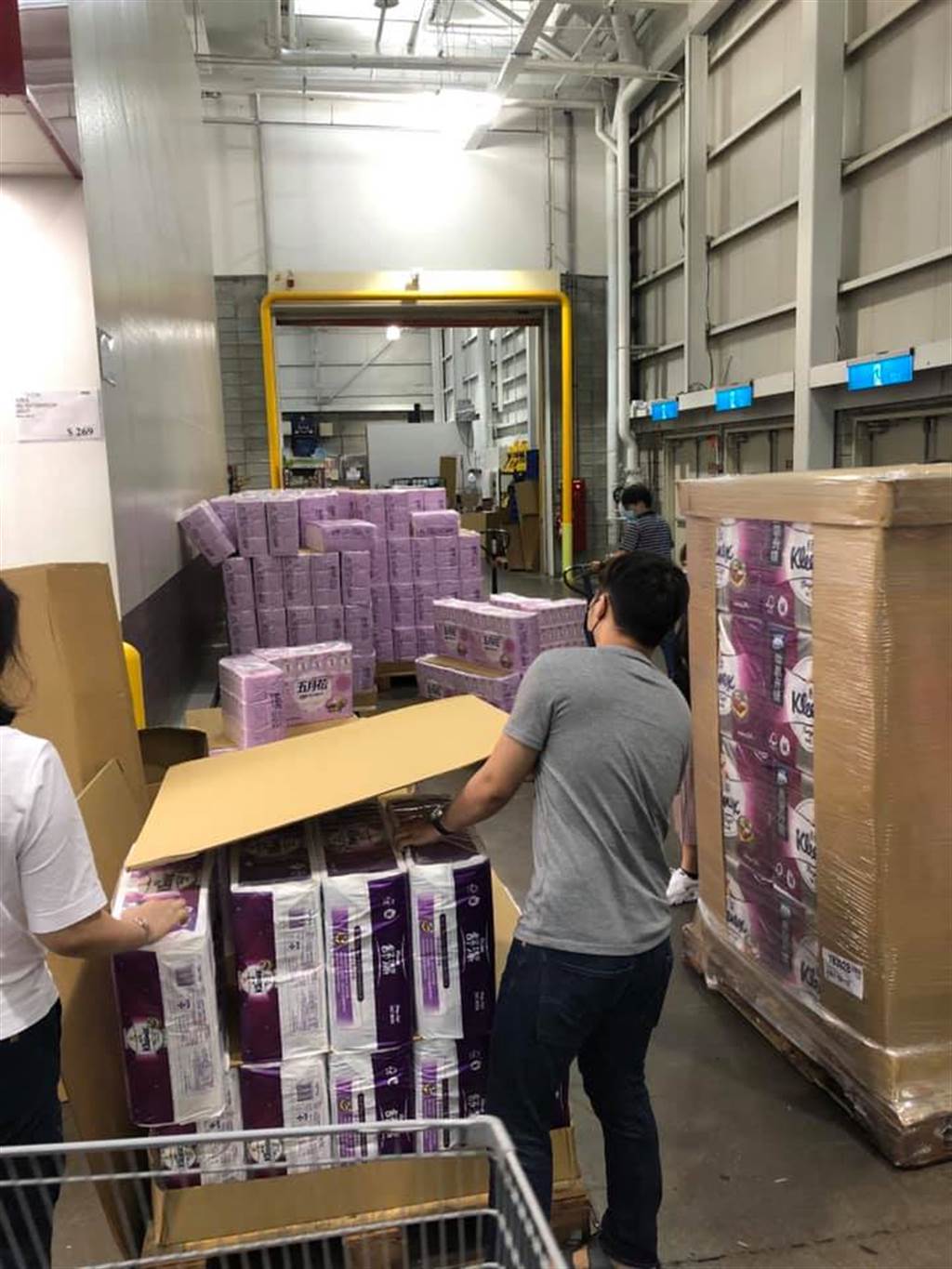 台灣民眾擔心疫情搶購物資。Facebook群組Costco好市多商品經驗老實說圖片