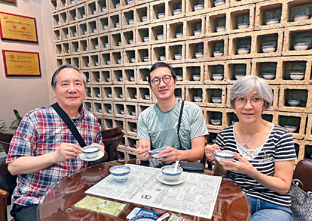 ■一家人在「仁信」
