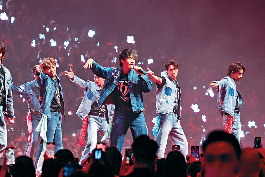 人气男团MIRROR预料将参与表演。