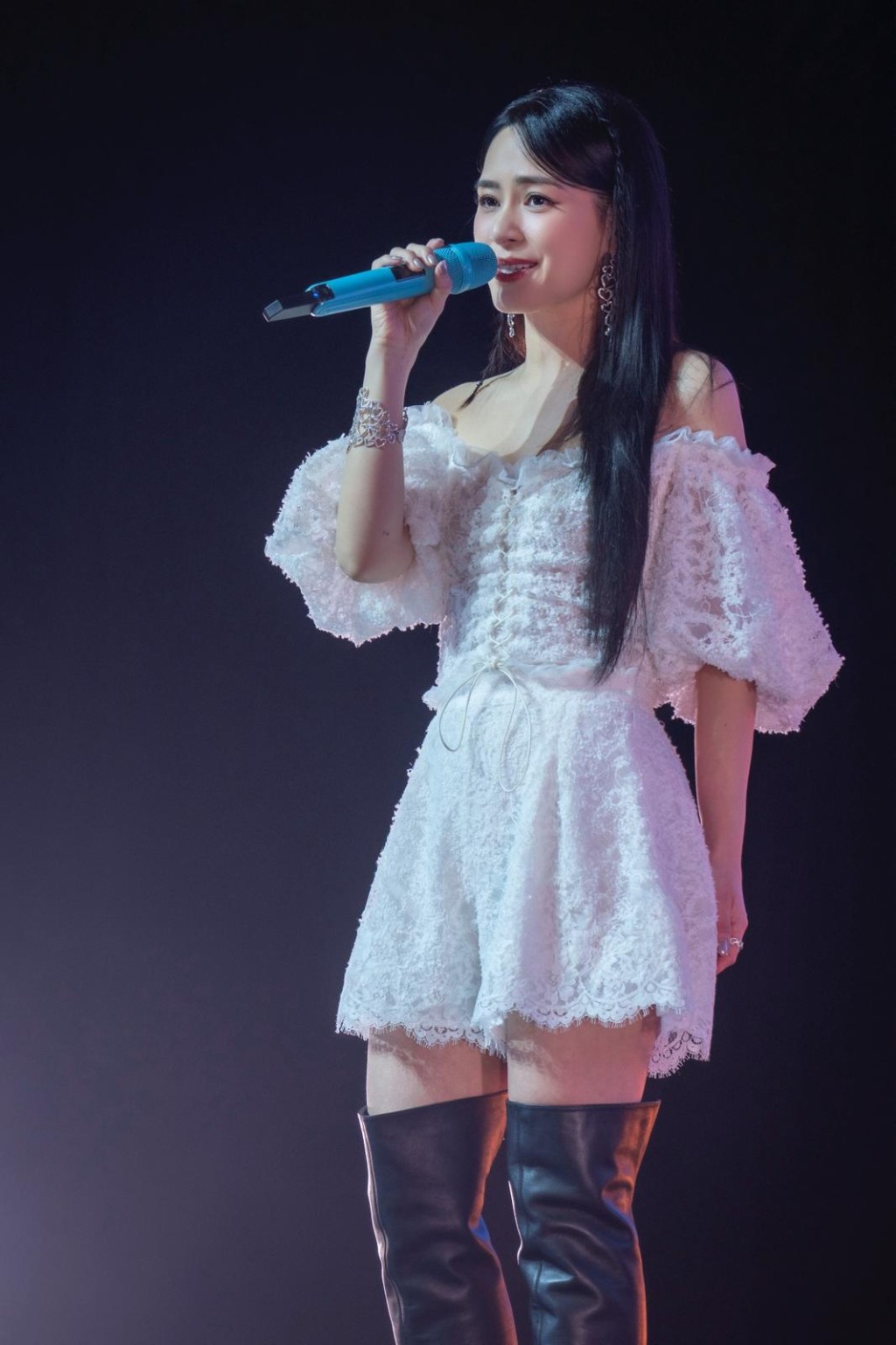 阿嬌自爆有社恐，太接近人會緊張。