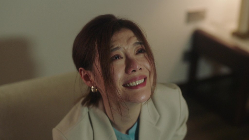 呢場戲,吳沚默、陳少邦同埋姚宏遠(Lucas)都做得好好,吳沚默演得夠驚恐同淒慘,少邦同Lucas則夠晒兇狠。 呢場戲,吳沚默、陳少邦同埋姚宏遠(Lucas)都做得好好,吳沚默演得夠驚恐同淒慘,少邦同Lucas則夠晒兇狠。