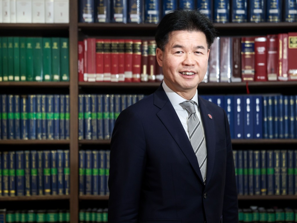 湯文龍透露，本月17日將舉行「法律科技圓桌會議」。
