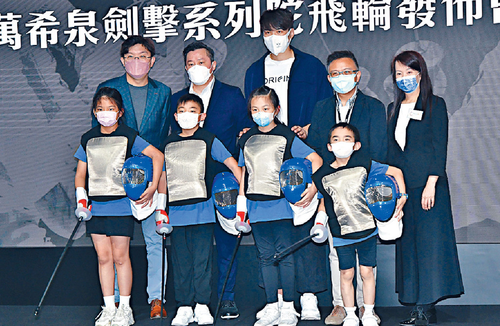 ■小倫很開心今次可以跨界參與腕錶設計。 ■小倫很開心今次可以跨界參與腕錶設計。