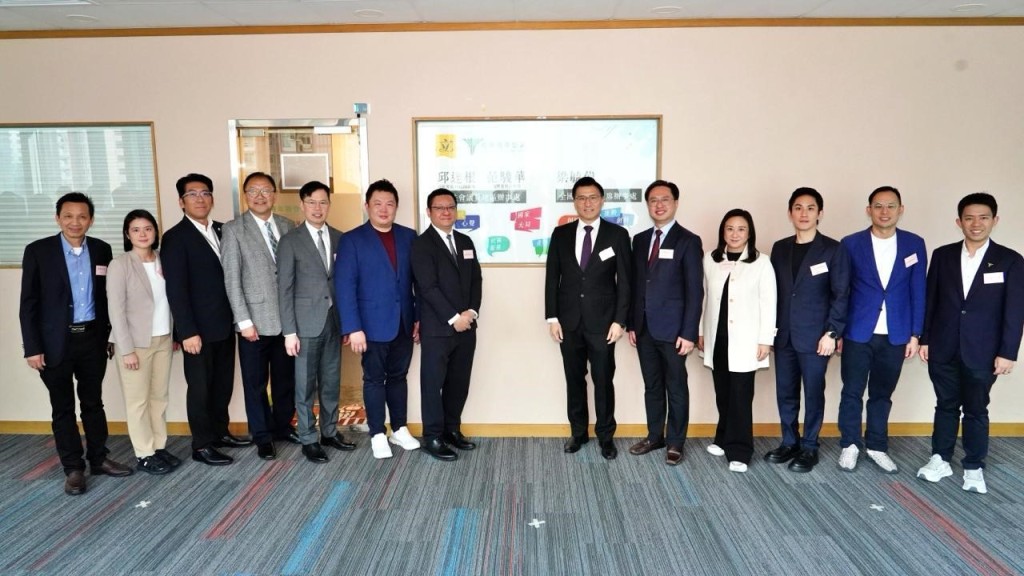 多名政商界及創科業界人士，以及香港青年聯會領導成員等出席今午舉行的開幕式，其中港區全國人大代表冼漢廸、立法會議員陳振英、葛珮帆、黃錦輝、莊家彬及黃永威等擔任主禮嘉賓。
