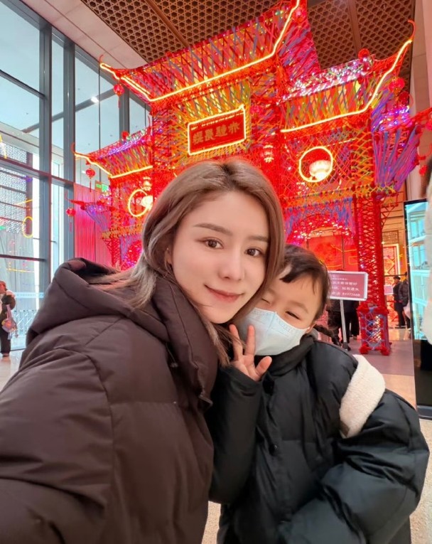 張馨月婚後專注照顧女兒。
