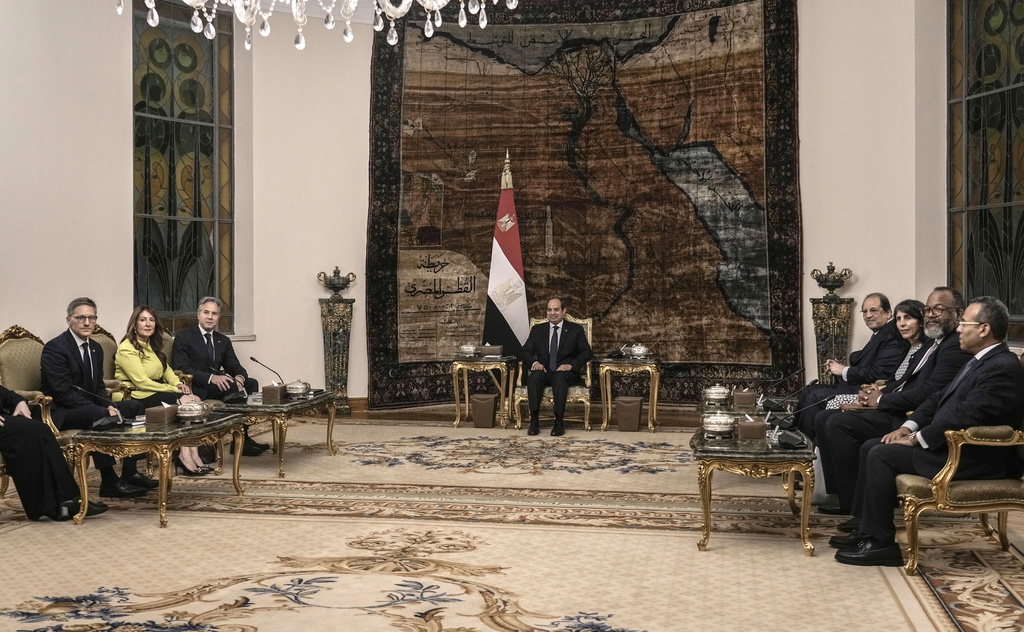 布林肯向埃及总统塞西会面。美联社