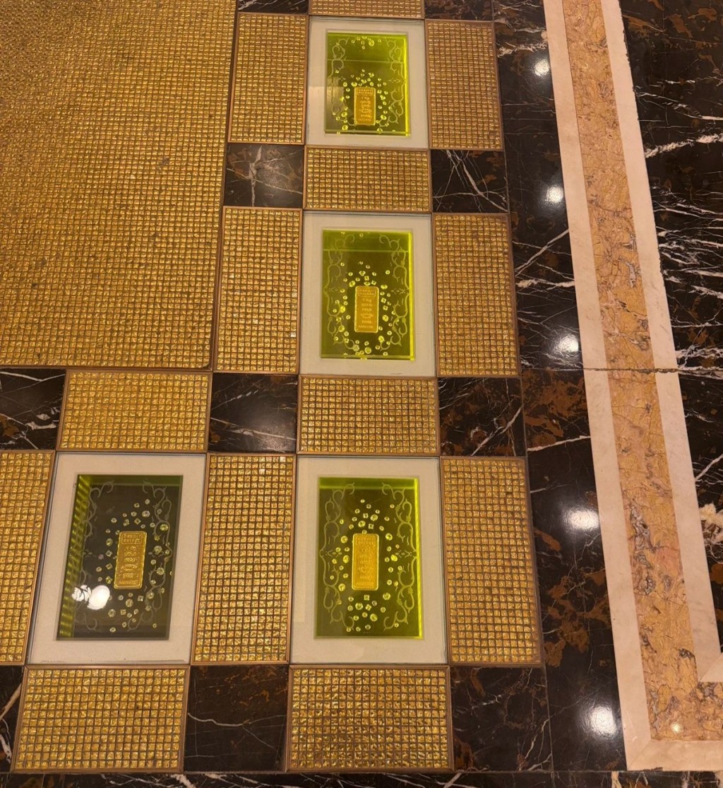 未搬走金磚的「黃金大道」。網上圖片