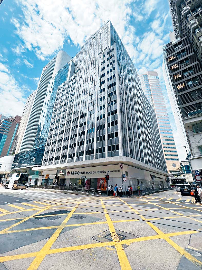 中环永安集团大厦10楼全层以每月85万续租，减幅15%。