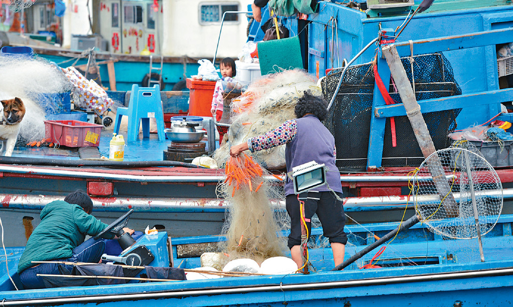 ■有漁民反映，封關令本地漁業面對「人手」和「維修」兩大掣肘。
