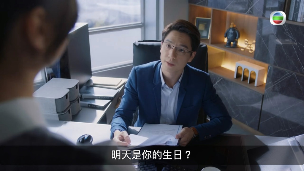 9.吳偉豪 24歲的吳偉豪17歲時入讀TVB藝訓班入行，一入行已經在《八時入席》中演連戲角色，當時吳偉豪飾演「禾仔」一角為觀眾認識。後來又在《愛·回家之開心速遞》飾演「朱凌凌」一角大受歡迎，小鮮肉形象深入民心。2019年，吳偉豪憑「朱凌凌」一角入圍「最受歡迎電視男角色」及「最佳男配角」，而2020年及2021年更入圍「飛躍進步男藝員」獎。