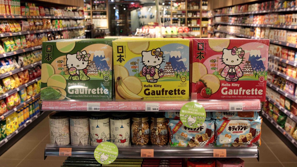 Hello Kitty與世界各地各種商品合作。  新華社