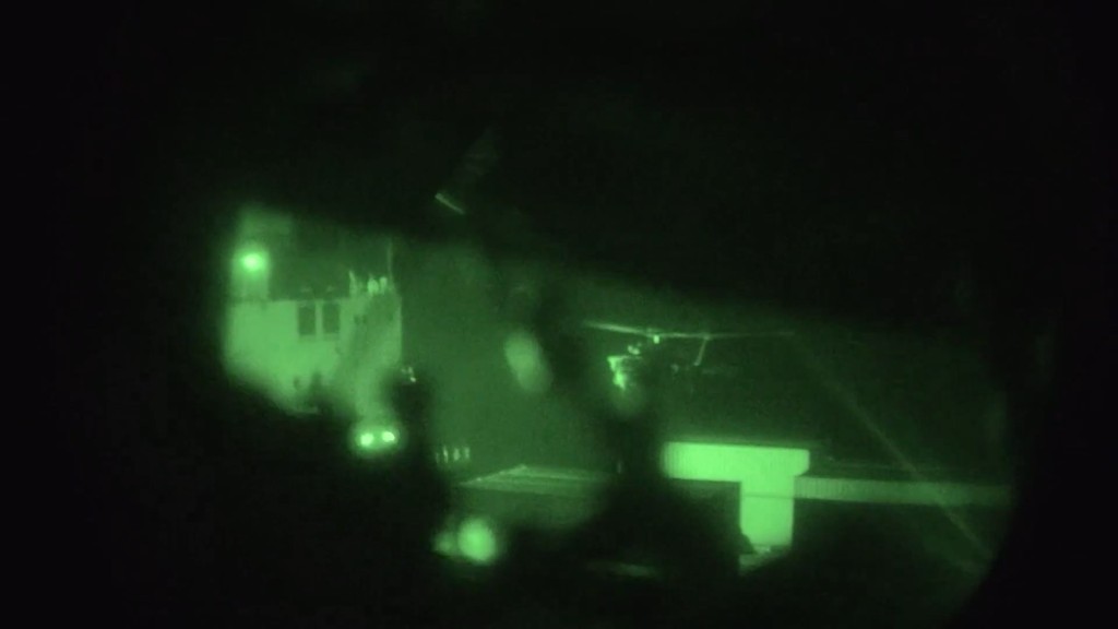 伊朗貨船試圖突破封鎖，遭美軍武力攔截並扣押。X@ U.S. Central Command