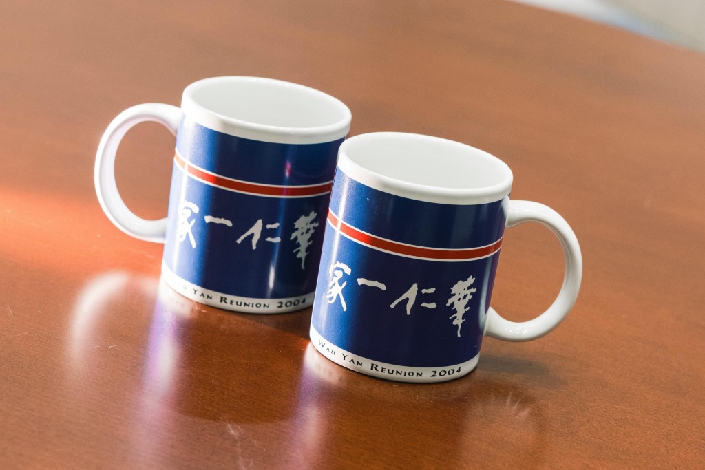 華仁一家水杯。CAA創新精英文化經紀微博圖片 華仁一家水杯。CAA創新精英文化經紀微博圖片