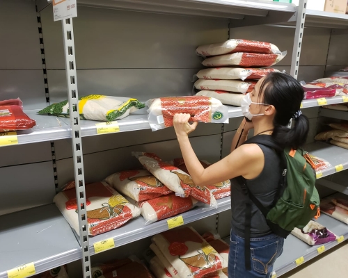 較受市民歡迎的熱門牌子被購買一空。