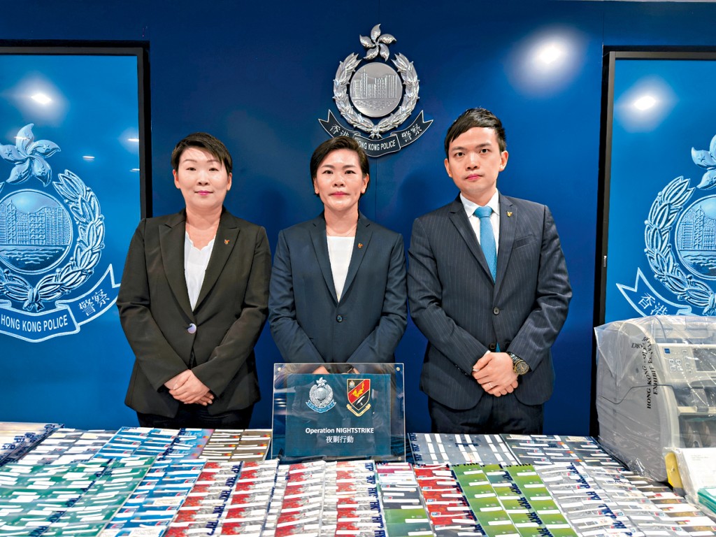方商罪科情報及支援組警司郭靜怡(中)、訛騙調查組總督察羅婉珊(左)及高級督察謝嘉倫,講述案情。