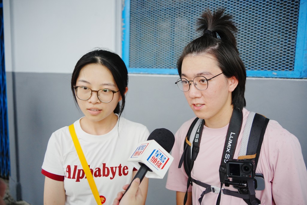 趙先生同女友戴小姐打算到維港、星光大道走走,拍拍風景。 趙先生同女友戴小姐打算到維港、星光大道走走,拍拍風景。