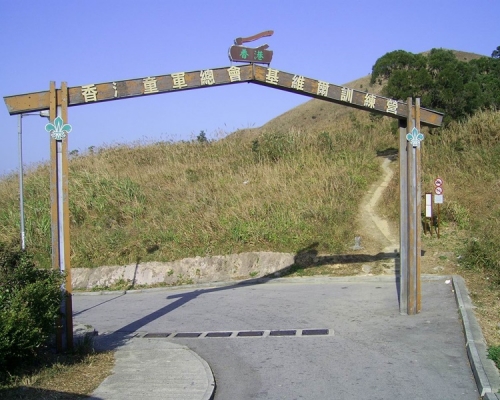 救護人員在基維爾營地集合後兵分多路登山搜索。網圖