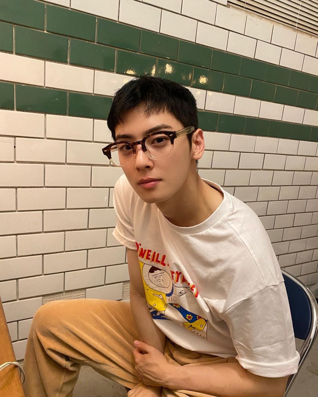 車銀優戴上眼鏡以為冇人認得。