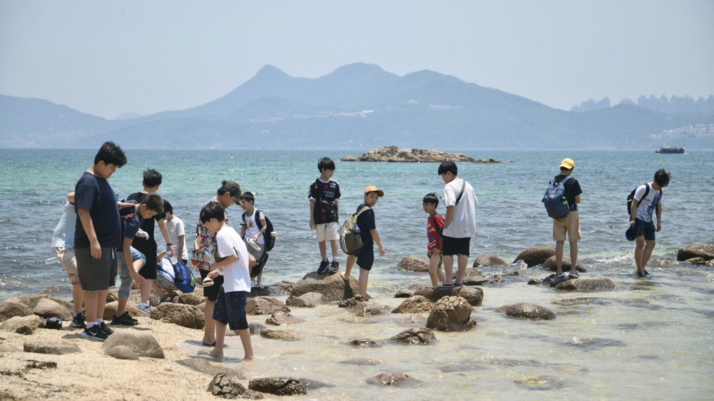 五一黃金周第二日 不少遊客到小紅書推薦西貢橋咀島遊玩 稱風景優美