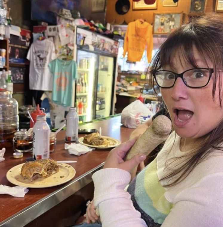 「海象陰莖骨」是餐廳珍藏多年的鎮店之寶。 fb / Mia Panella