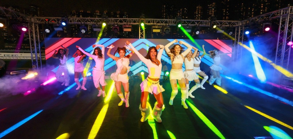 在賽事間帶來多首充滿動感活力的代表作。