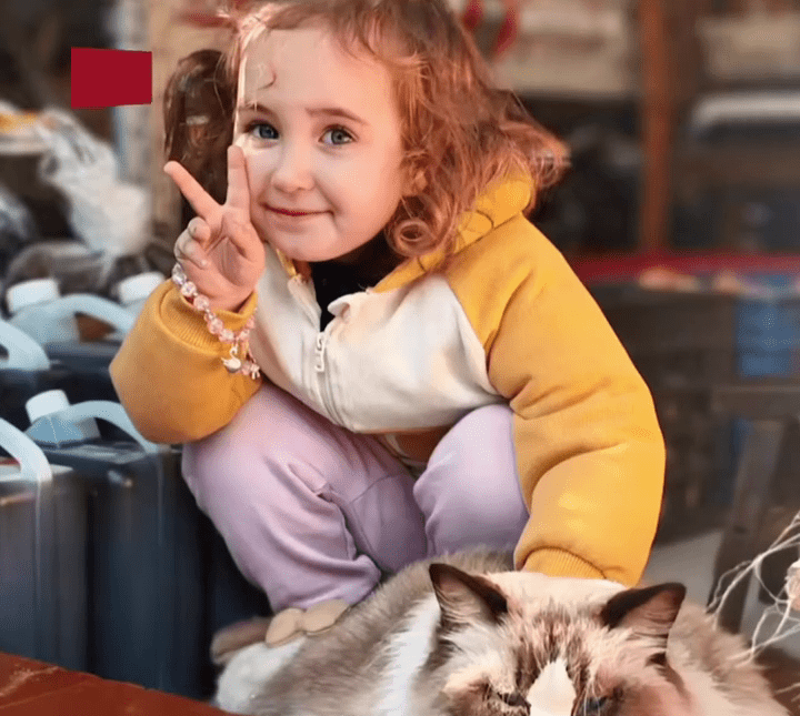 中國人爸媽生出的女兒竟呈現金髮碧眼特徵。