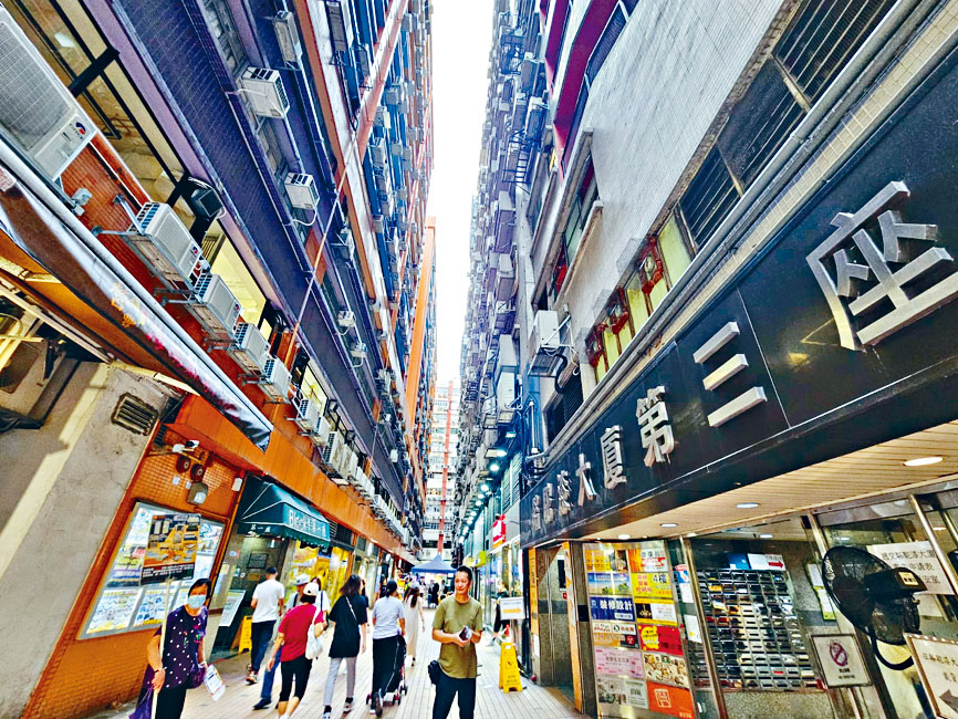 觀塘駱駝漆大廈可謂樓上食肆的「大本營」。