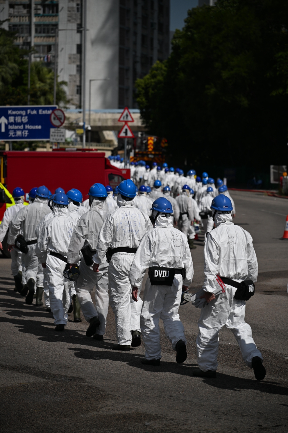 警方動員約600名DVIU人員,到宏福苑宏仁閣宏道閣兩座搜索遺骸。 警方動員約600名DVIU人員,到宏福苑宏仁閣宏道閣兩座搜索遺骸。