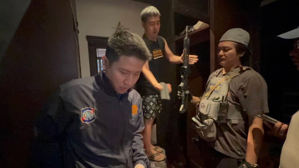 警方查獲長短BB槍各一枝。 facebook / บิ๊กเกรียน