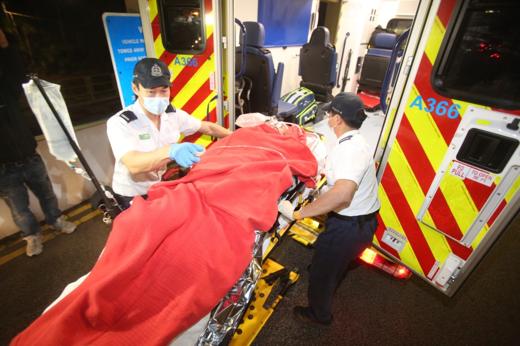 男子送院時清醒。黎志偉攝