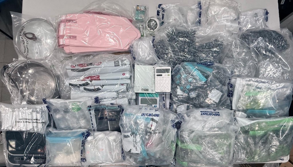 警方檢140萬元「依托咪酯」煙彈等。警方圖片