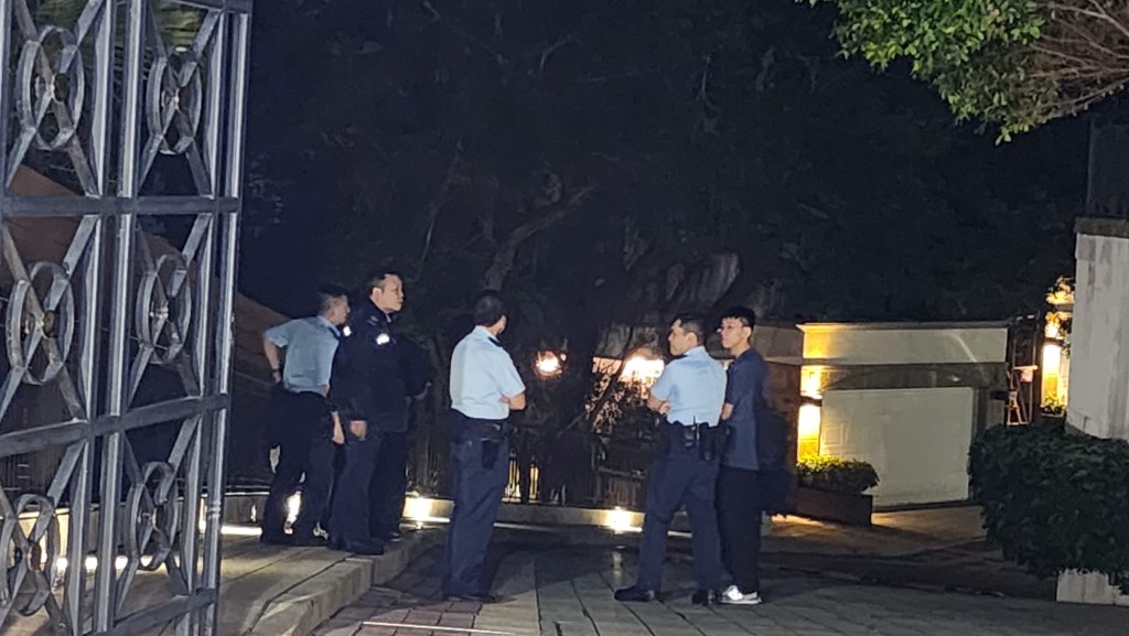 多名警員到場調查。黎志偉攝