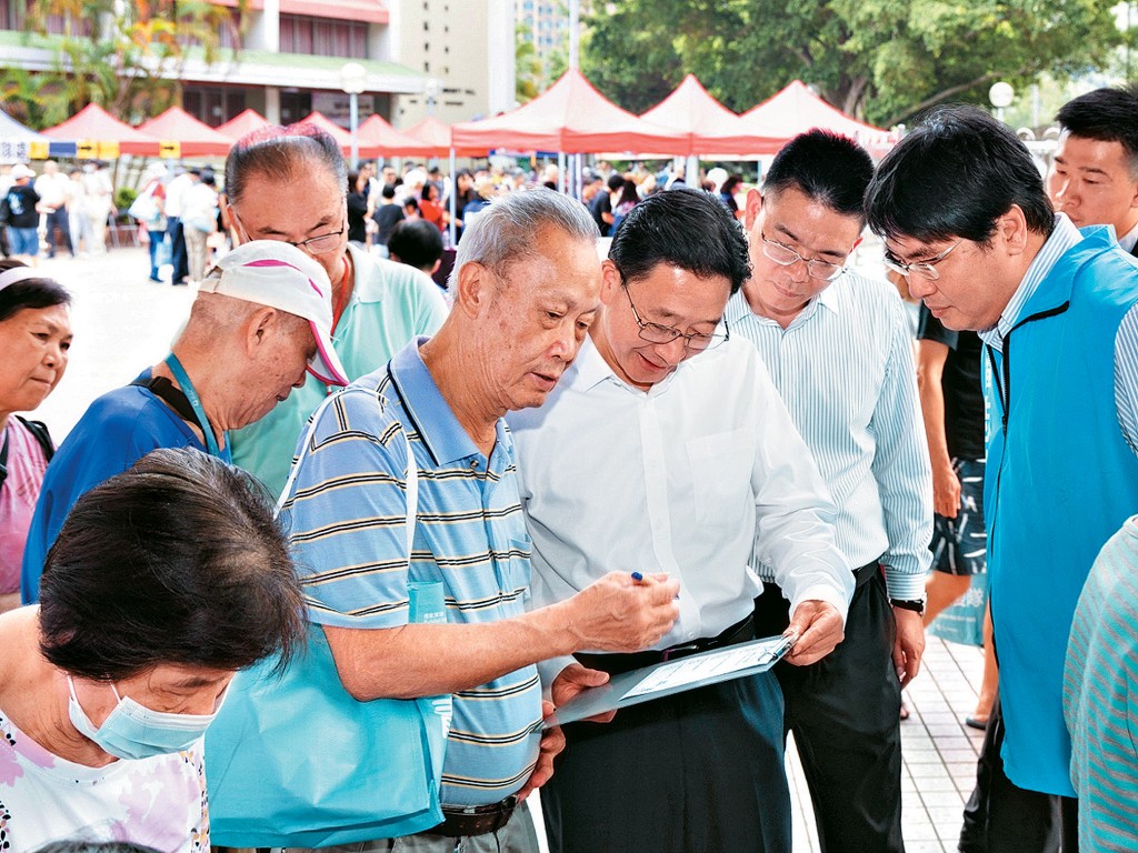 新任中聯辦主任周霽表示，昨日是來了解社區工作情況和市民生活。