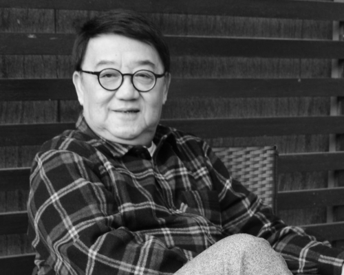 黎小田生於音樂世家。