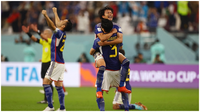 日本2:1擊敗西班牙E組首名出綫，球員歡喜若狂。REUTERS