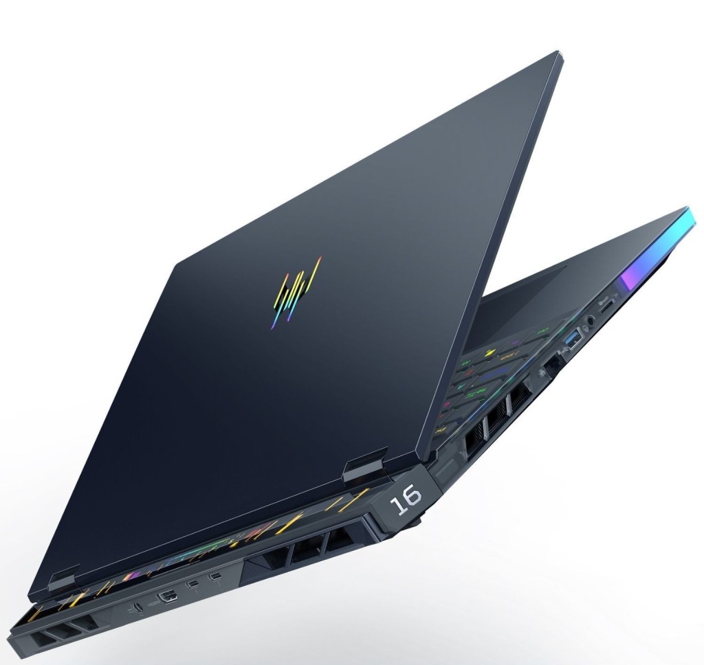 ACER Predator Helios 16 AI機身散發着強烈機械感。
