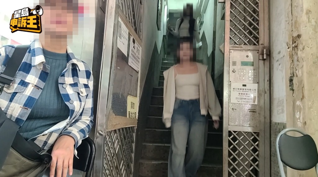 待警察離開,眾人又返回街上開工,可謂驅之不散。 待警察離開,眾人又返回街上開工,可謂驅之不散。