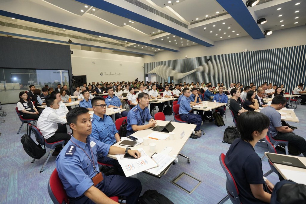各部門就賽事安全事故進行討論。