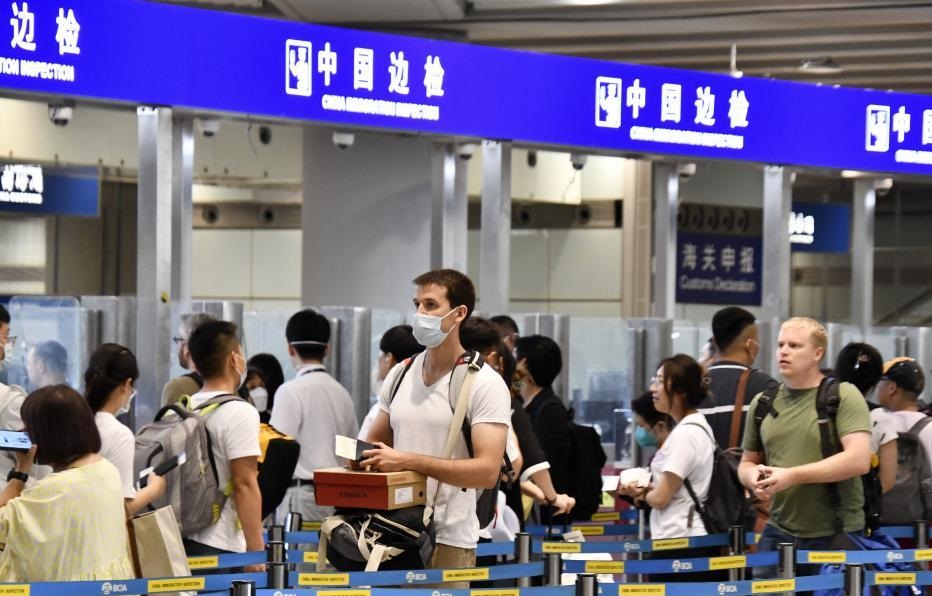 取消入境「黑碼」將更便利旅客入境中國。新華社