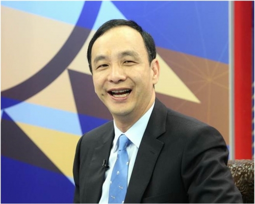 朱立伦表示这是排队投票排最久的一次。